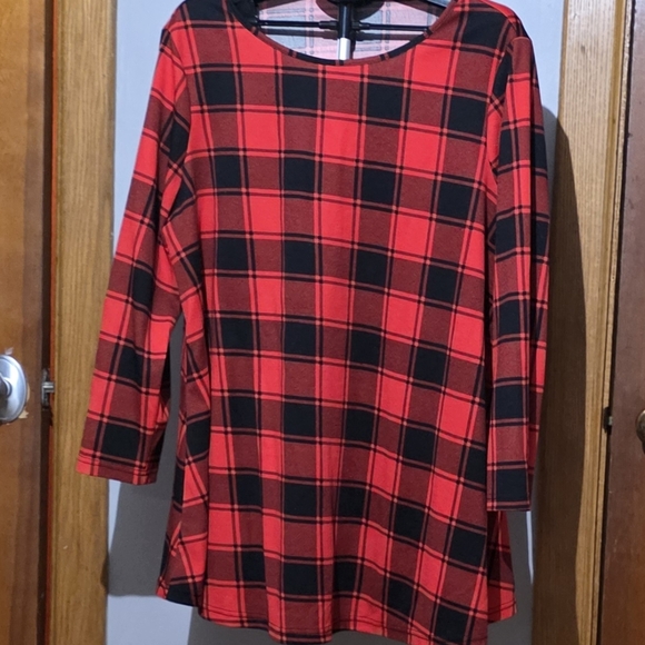 Emery Rose Tops - Plaid Red and Black Women's Tunic